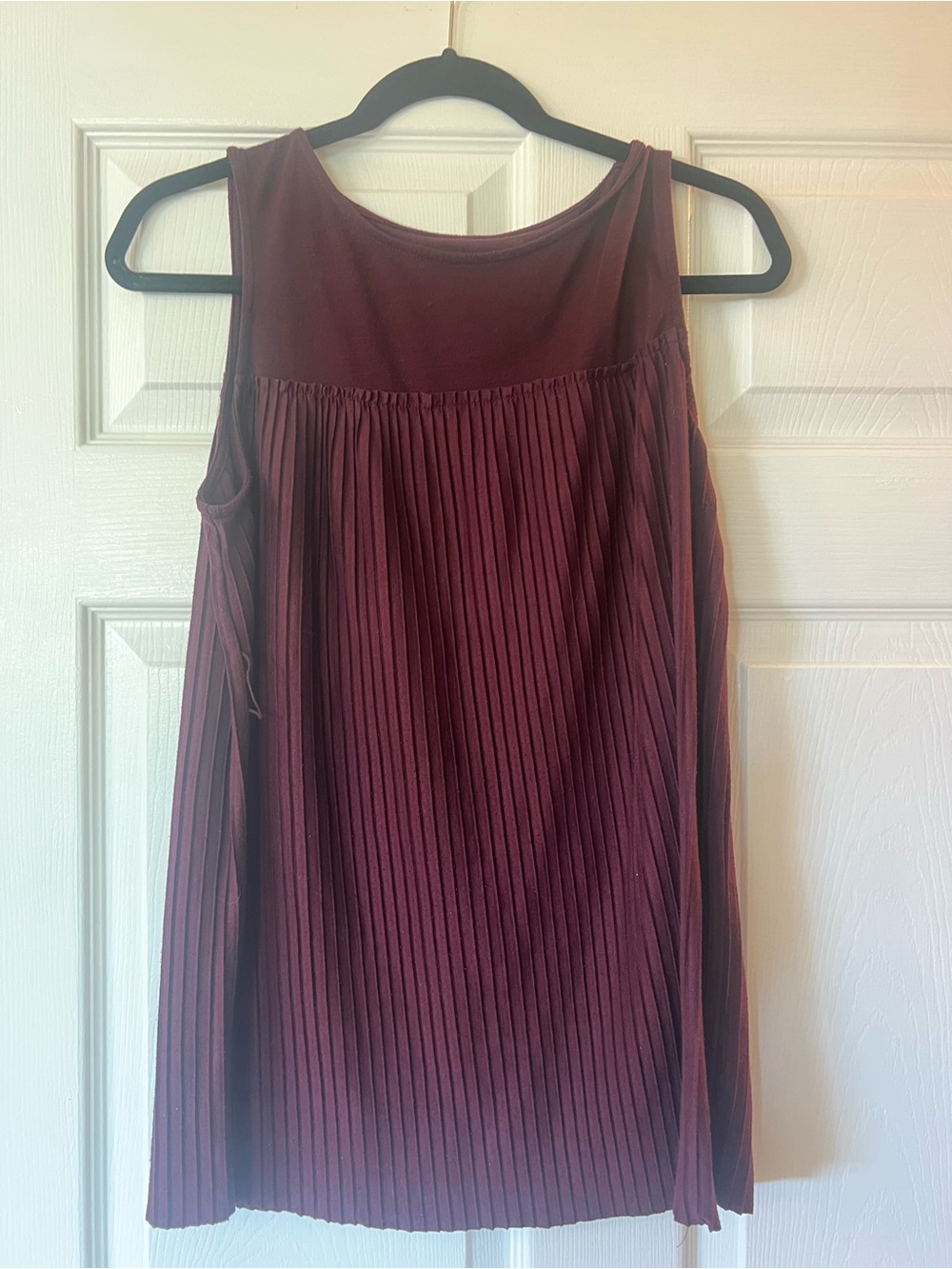Liz Lange Maternity Sleeveless Pleated Tank in Burgundy Wine